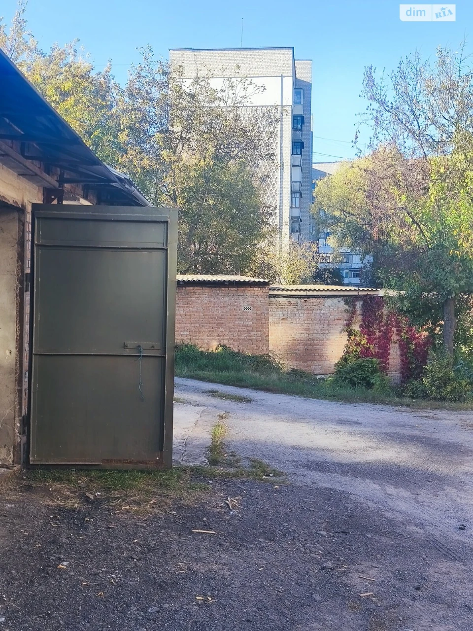Apartment in a Garage Cooperative, Zamostyan