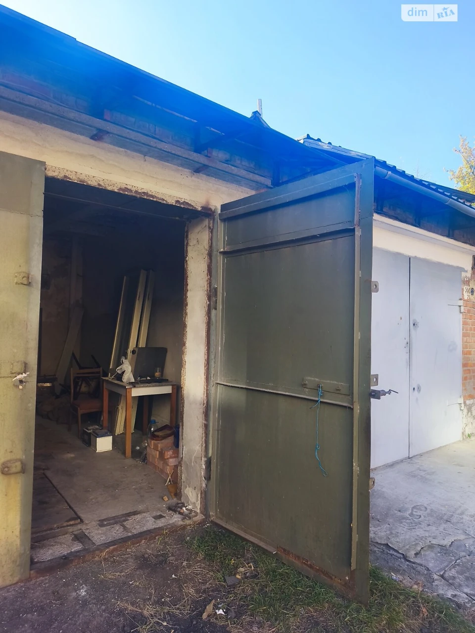 Apartment in a Garage Cooperative, Zamostyan