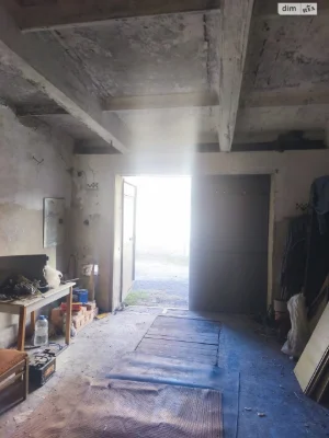 Apartment in a Garage Cooperative, Zamostyan