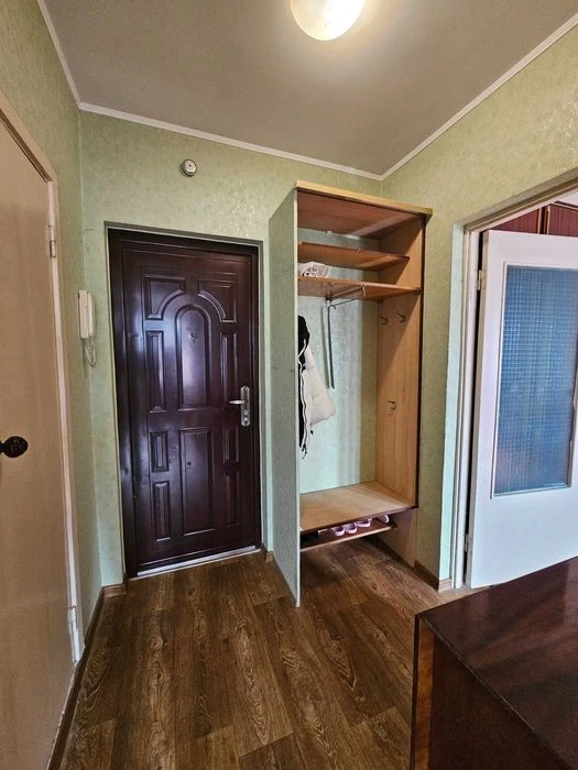 Spacious 1-room apartment for sale, Desnyanskyi district, Mykol st.