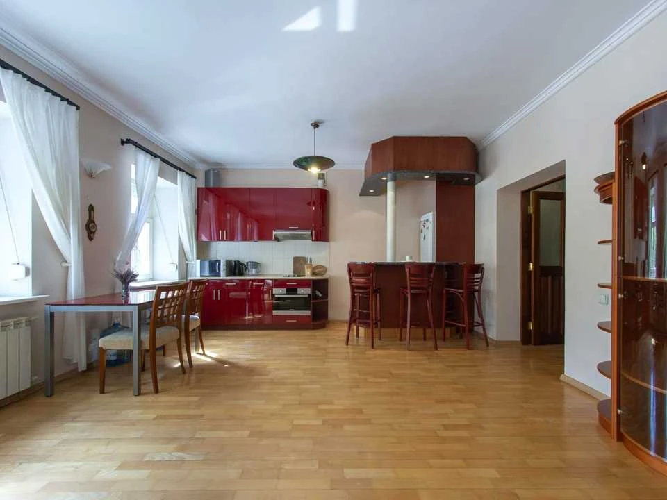Apartment. Vozdvizhenska st. Kyiv