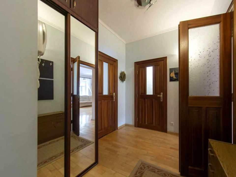 Apartment. Vozdvizhenska st. Kyiv