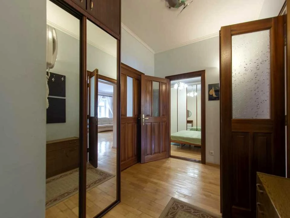 Apartment. Vozdvizhenska st. Kyiv