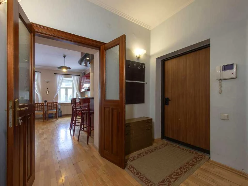 Apartment. Vozdvizhenska st. Kyiv