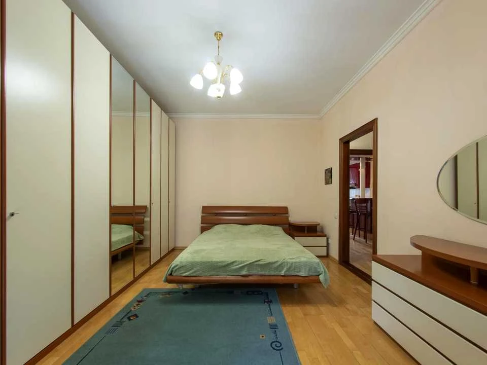 Apartment. Vozdvizhenska st. Kyiv
