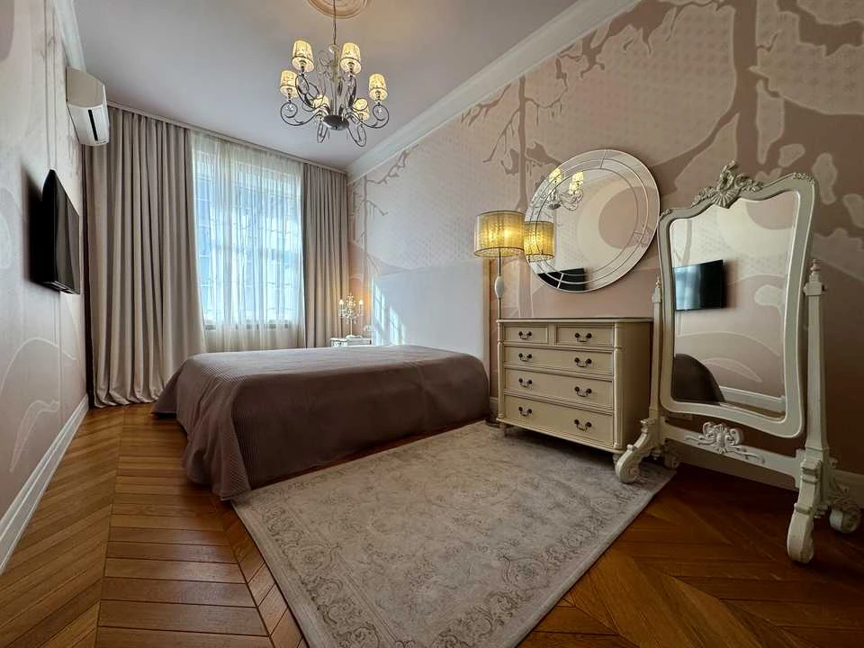 Квартира. Киев, Шолковая улица