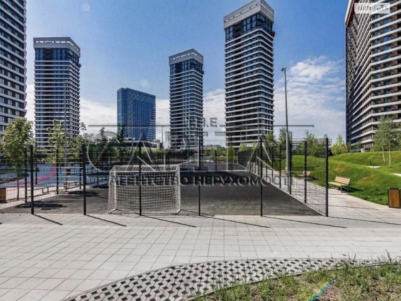 Apartment for Sale: Darnytskyi