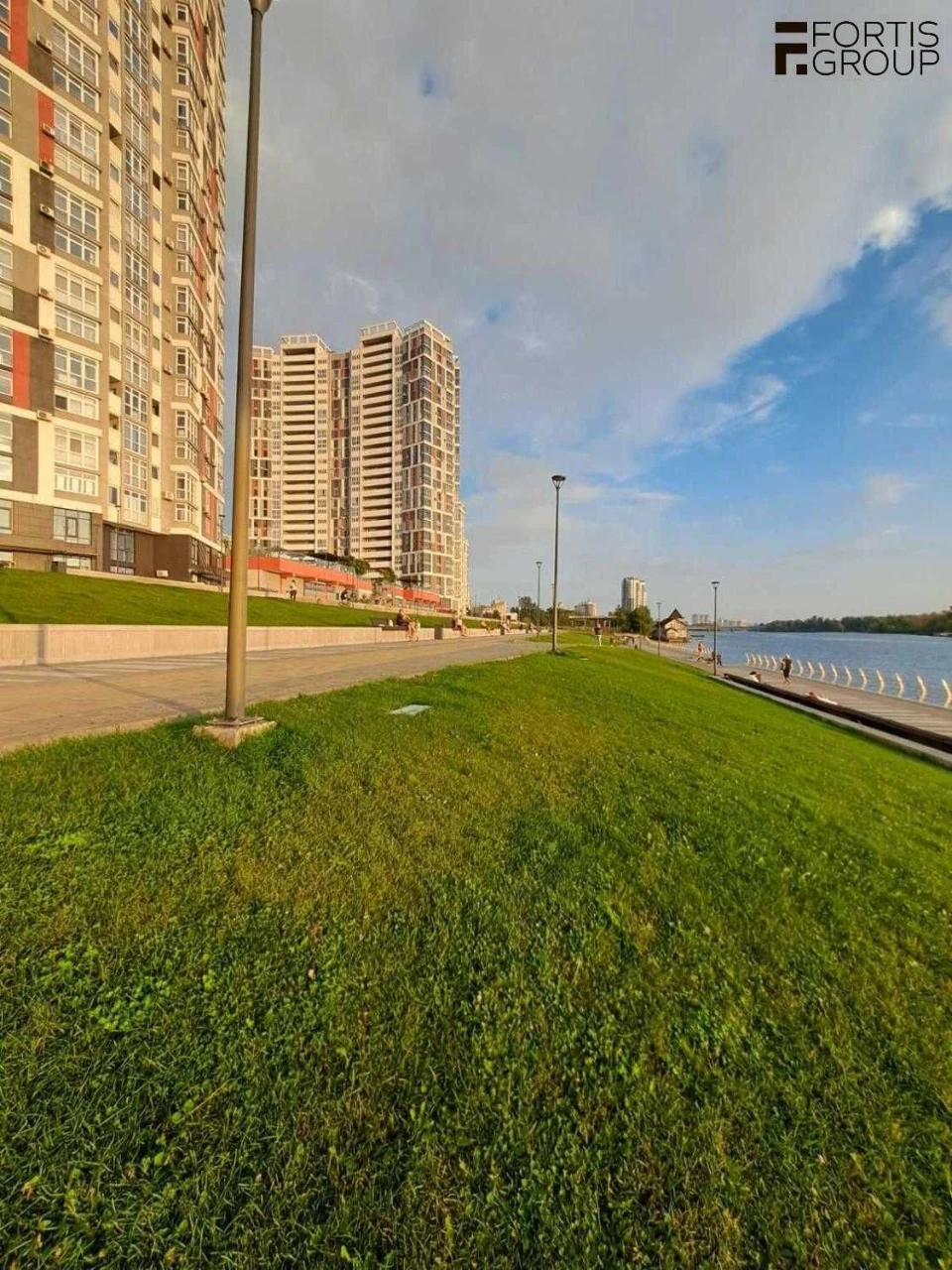 Sale of a spacious 3-4 room apartment 136 sq.m. in the "Rusyivska Hav" residential complex