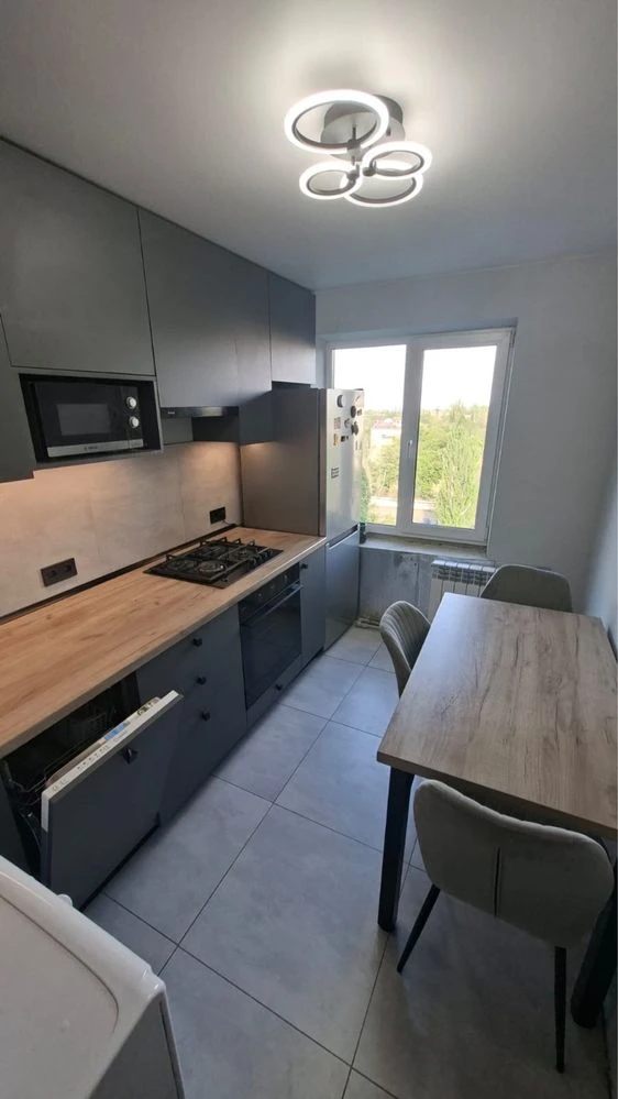 Sale of a 3-room apartment on Slobodzhansky Street