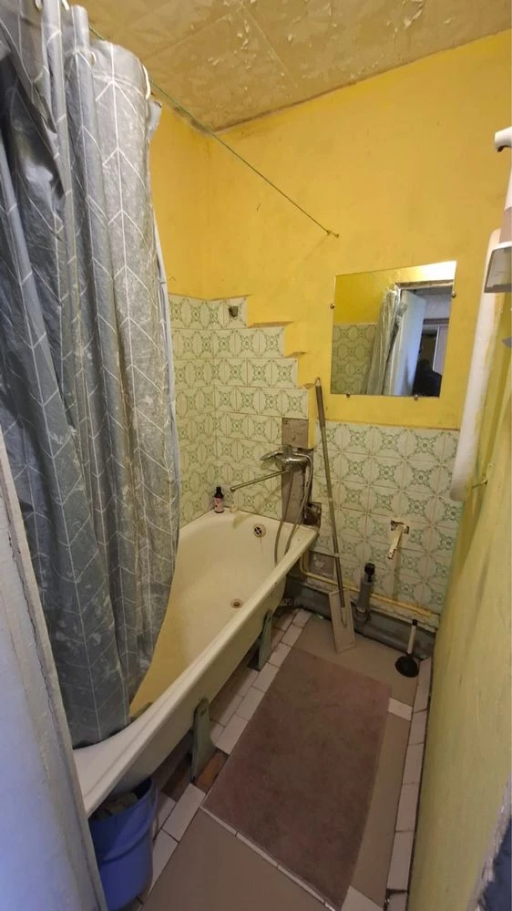 Sale of a 3-room apartment on Slobodzhansky Street