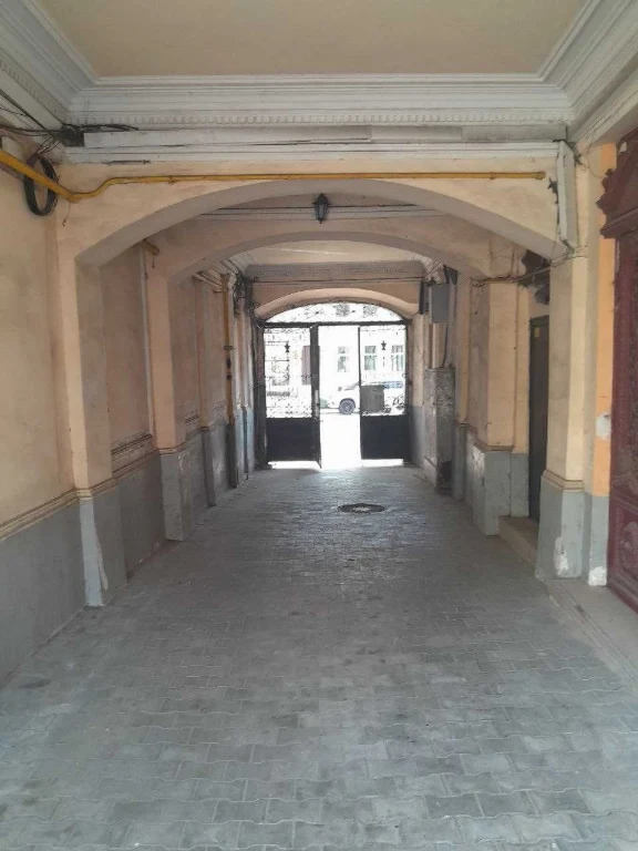 2-bedroom apartment in the heart of Odesa - near Deribasivska and Primorskaya boulevard