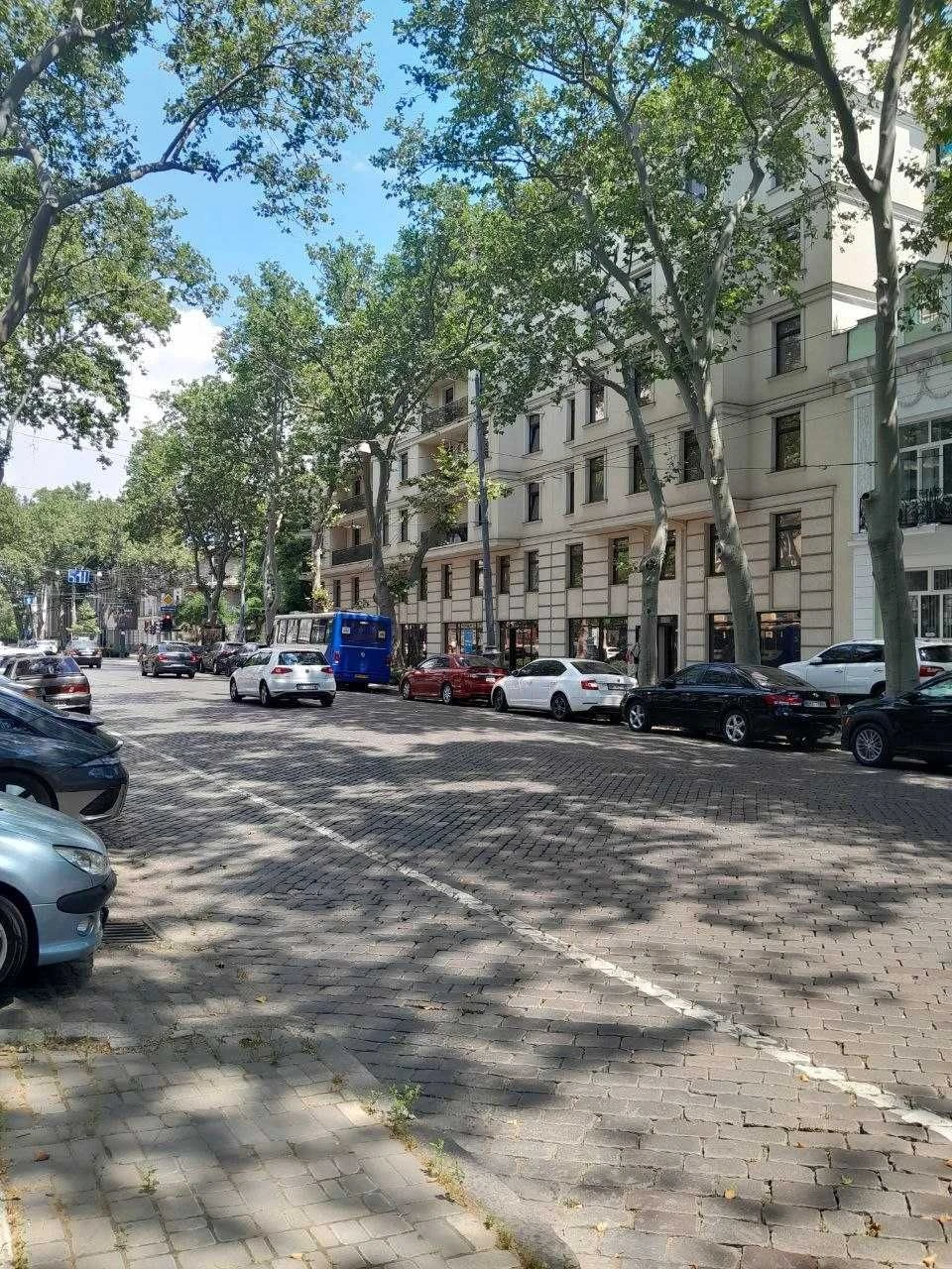 2-bedroom apartment in the heart of Odesa - near Deribasivska and Primorskaya boulevard