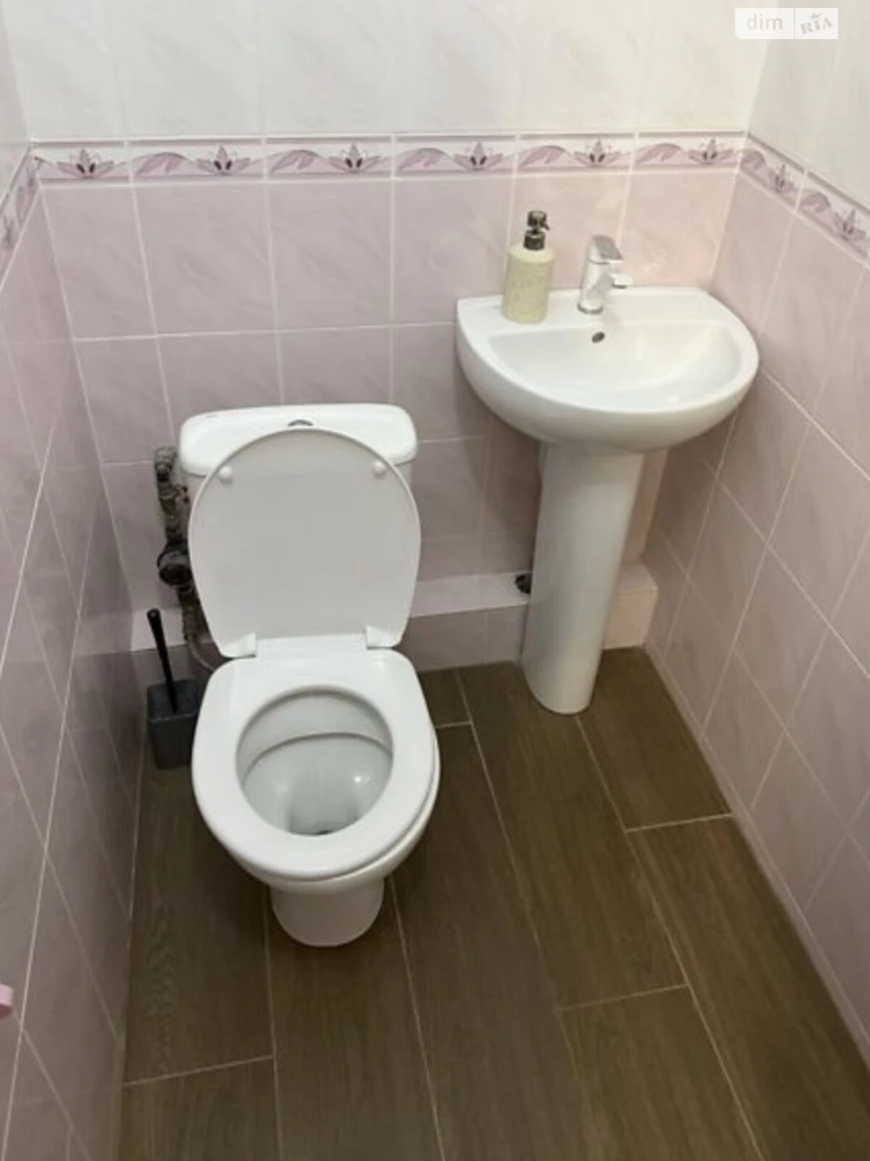 Long-Term Rental Apartment Podillia