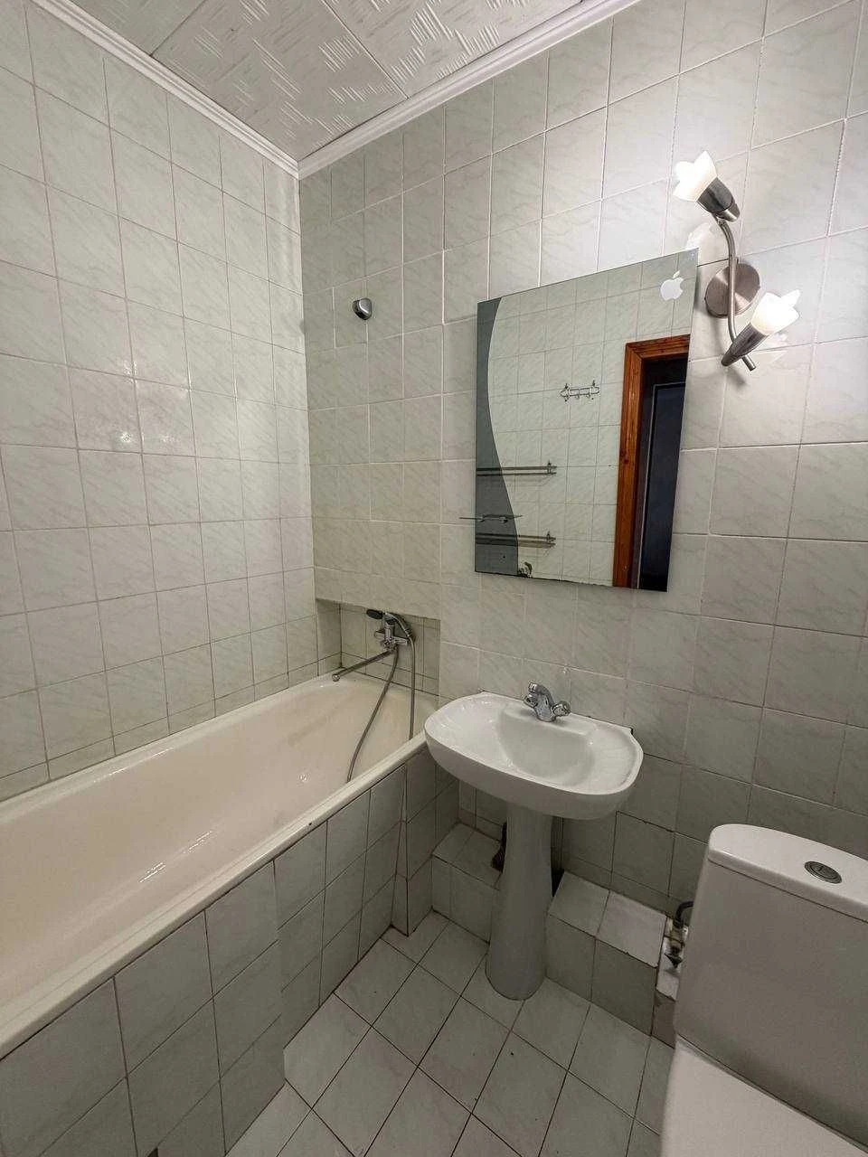 For Sale: 1-bedroom apartment near the Zandyska metro, Plekhanivska 119