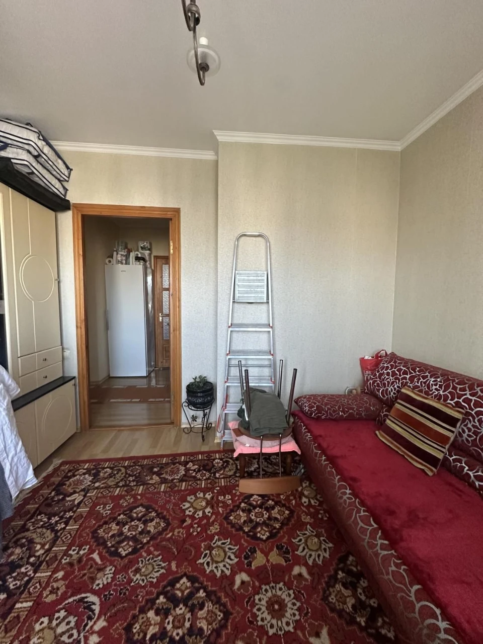 3-комнатная квартира р-н. Каскад готова к проживанию.