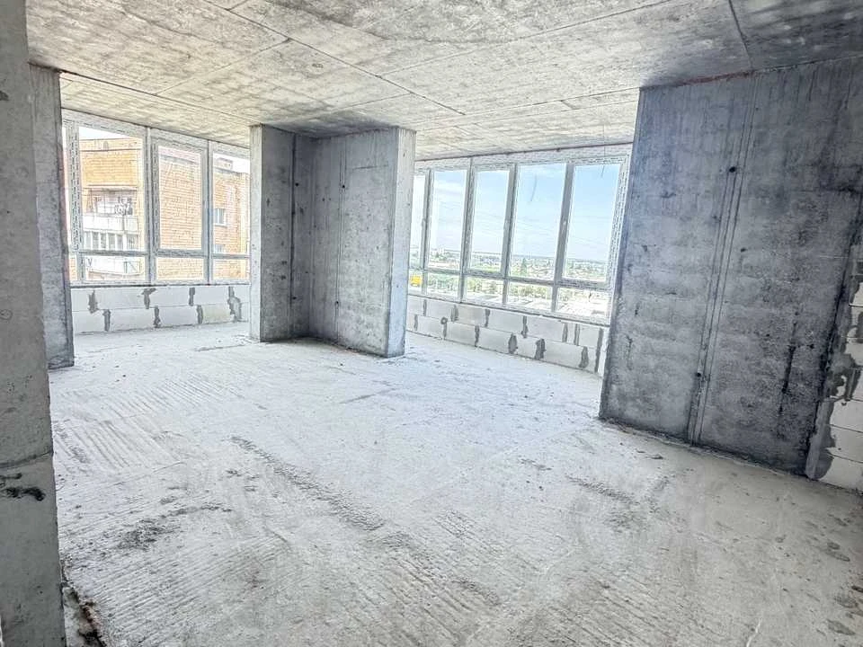 Apartment. Zhitomyr, Meydants'ki Voroata sq.
