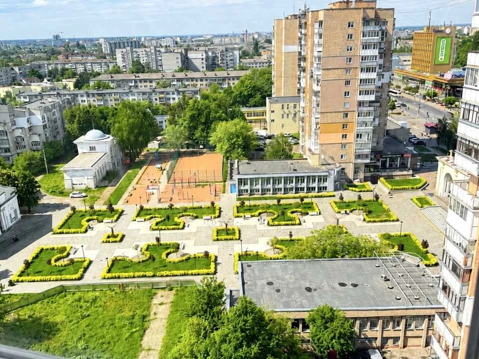Apartment. Zhitomyr, Meydants'ki Voroata sq.