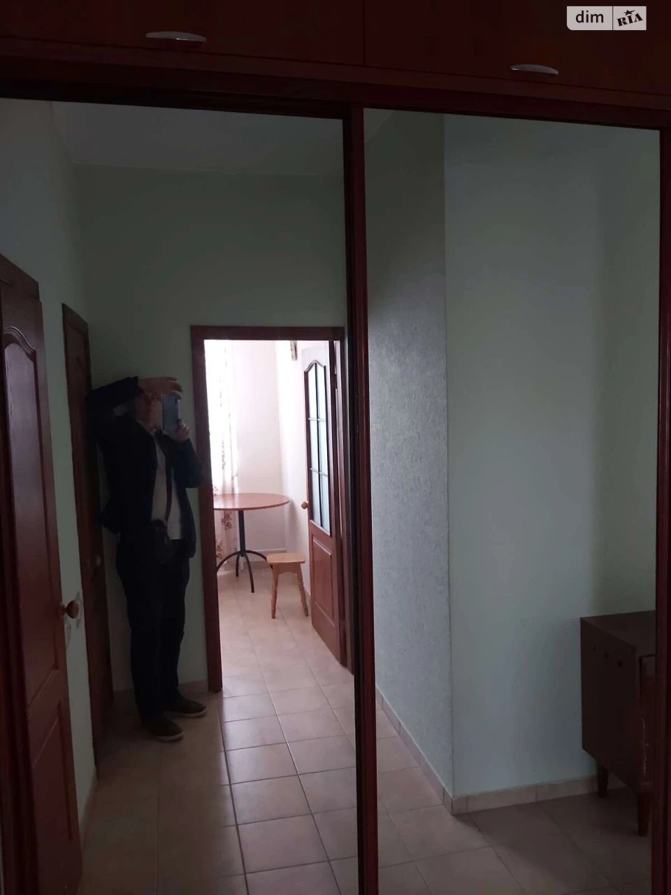 Довгострокова Оренда Квартири, Першотравневий Масив
