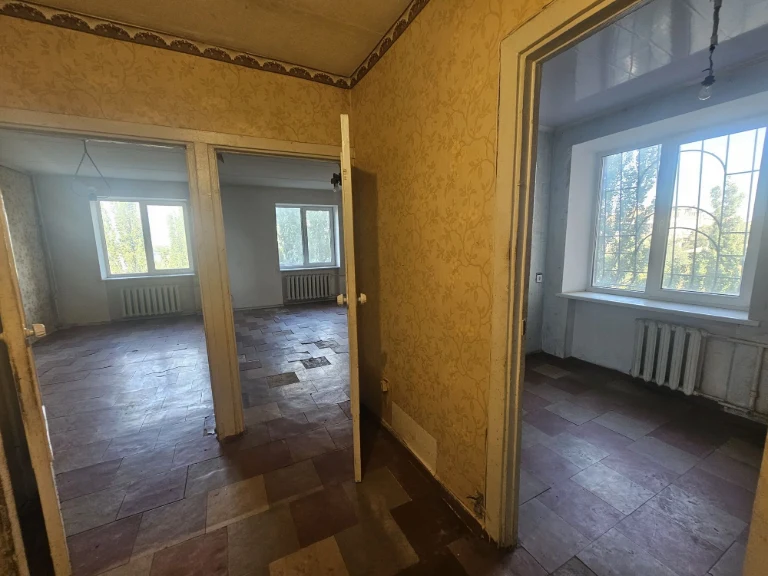 Продається 2-кімнатна квартира в Центрі, цегляний будинок, поруч Набережна,