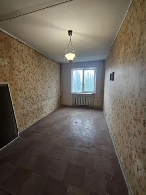Продається 2-кімнатна квартира в Центрі, цегляний будинок, поруч Набережна,