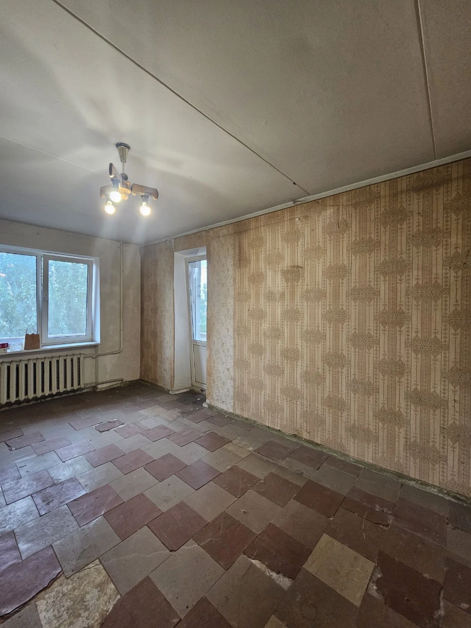 Продається 2-кімнатна квартира в Центрі, цегляний будинок, поруч Набережна,