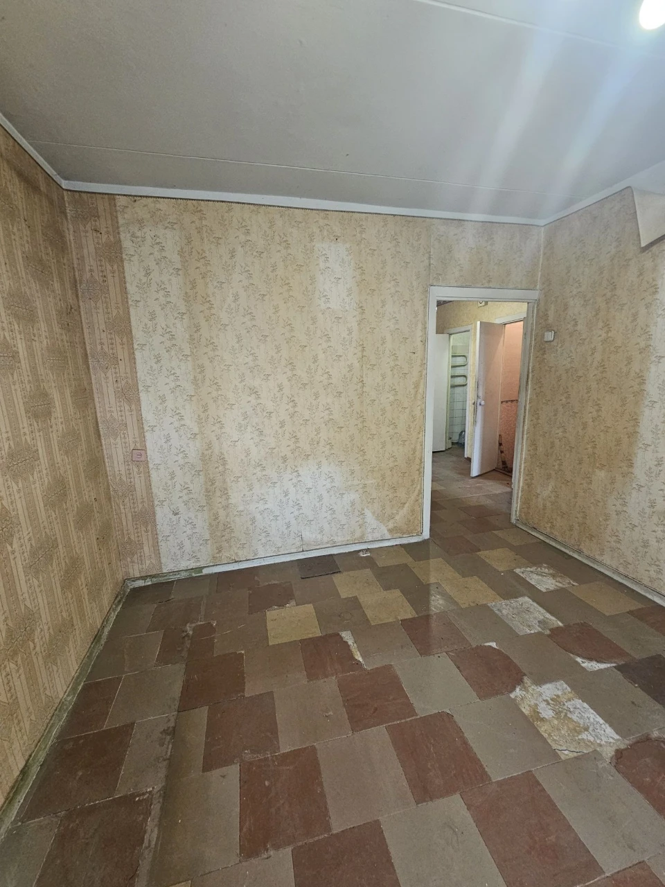 Продається 2-кімнатна квартира в Центрі, цегляний будинок, поруч Набережна,