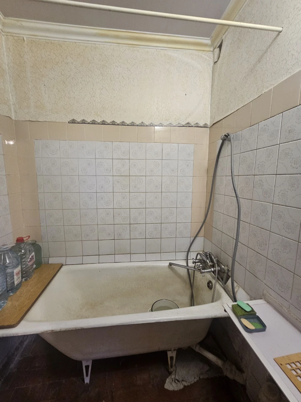 Продається 2-кімнатна квартира в Центрі, цегляний будинок, поруч Набережна,