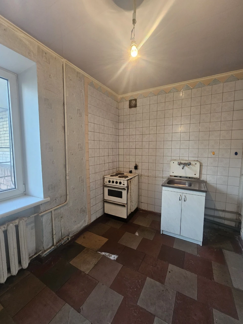 Продається 2-кімнатна квартира в Центрі, цегляний будинок, поруч Набережна,