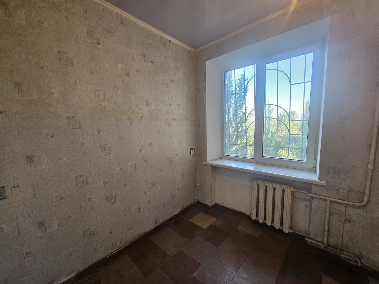 Продається 2-кімнатна квартира в Центрі, цегляний будинок, поруч Набережна,