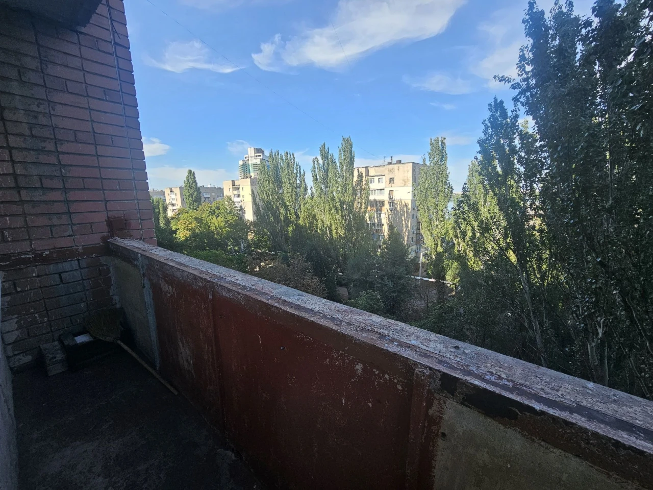 Продається 2-кімнатна квартира в Центрі, цегляний будинок, поруч Набережна,