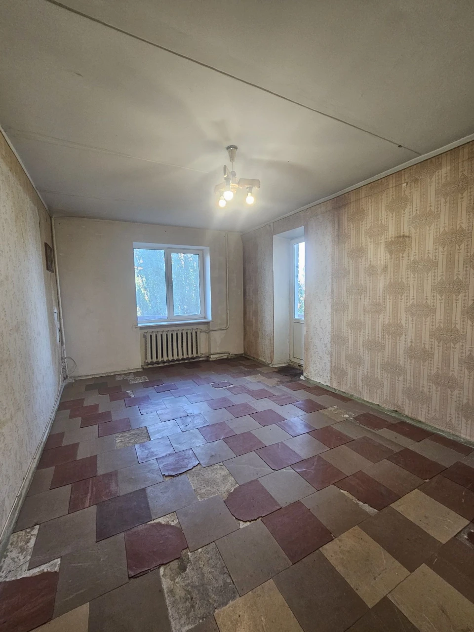 Продається 2-кімнатна квартира в Центрі, цегляний будинок, поруч Набережна,