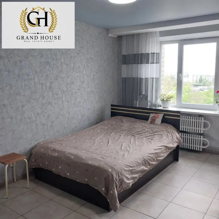 Продам 1 кімнатну квартиру - студію на вул. Незалежності