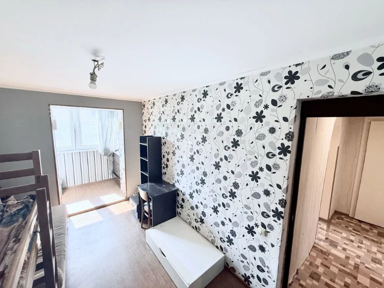 For sale, two-room apartment of improved layout.
