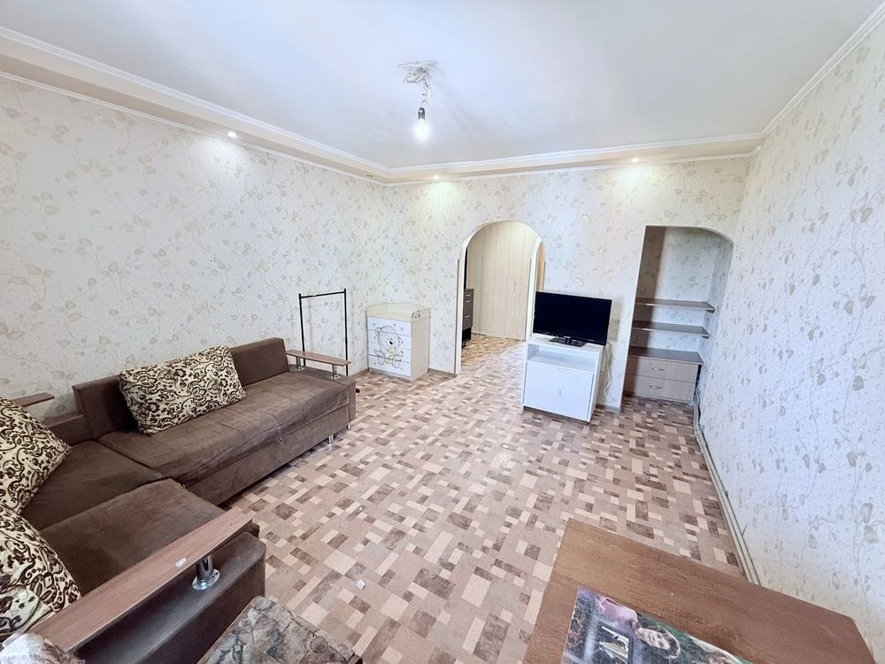 For sale, two-room apartment of improved layout.