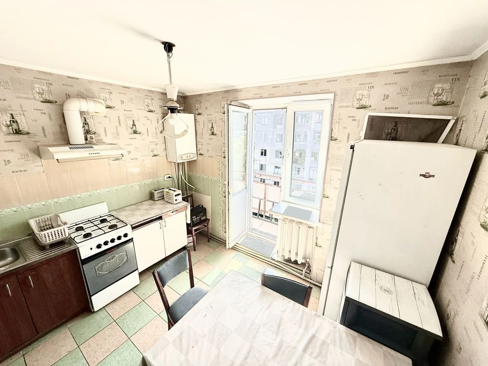 For sale, two-room apartment of improved layout.