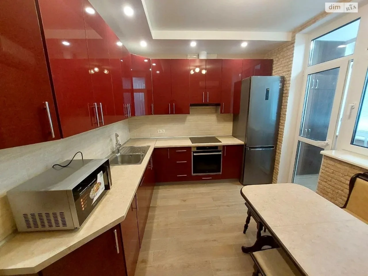 Long-Term Rental Apartment, Pozniaky