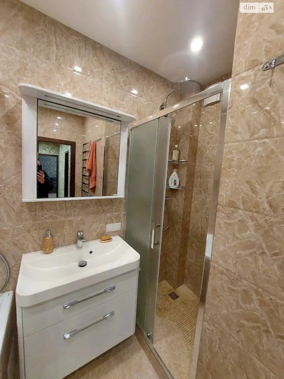 Long-Term Rental Apartment, Pozniaky