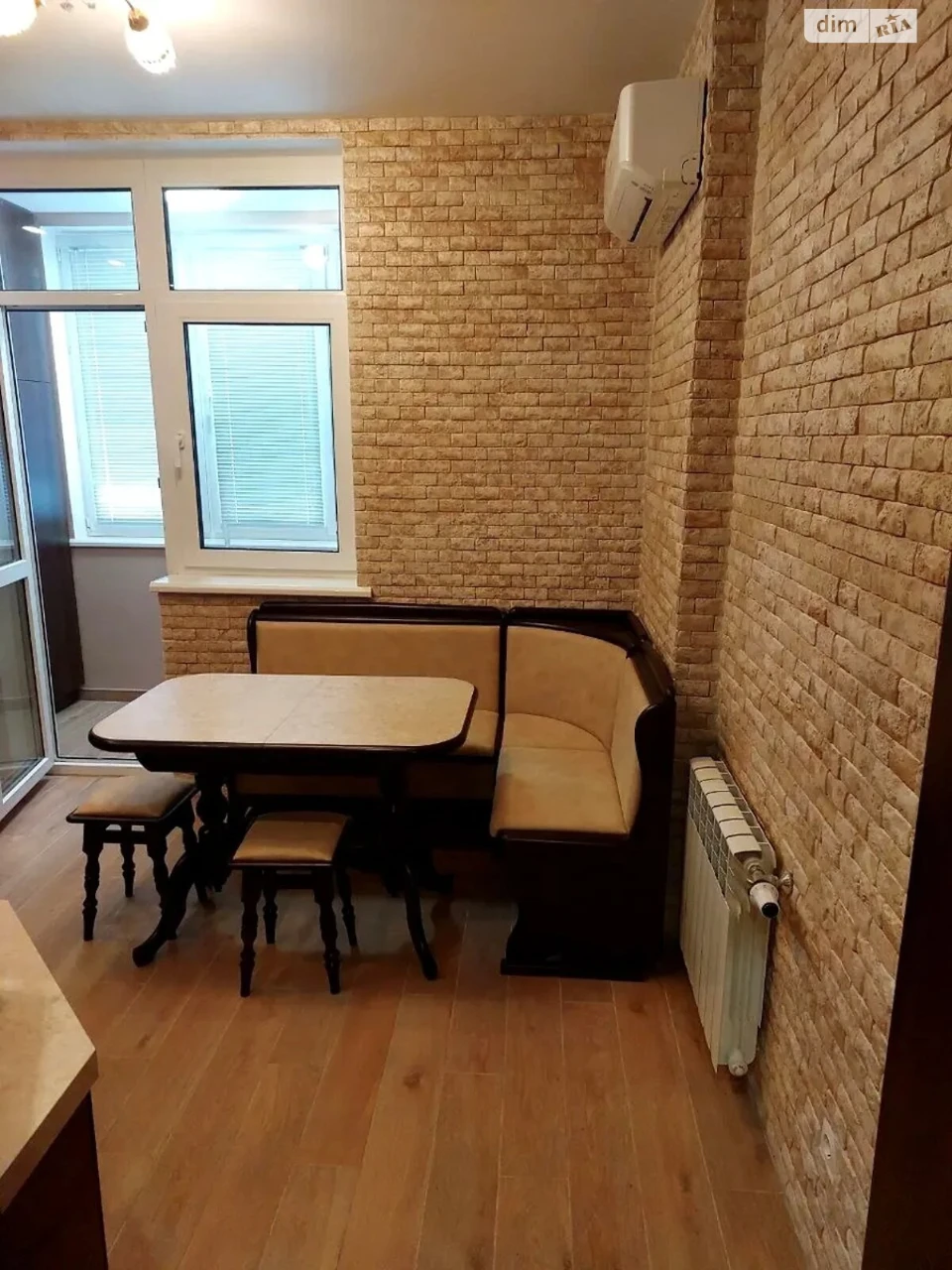 Long-Term Rental Apartment, Pozniaky