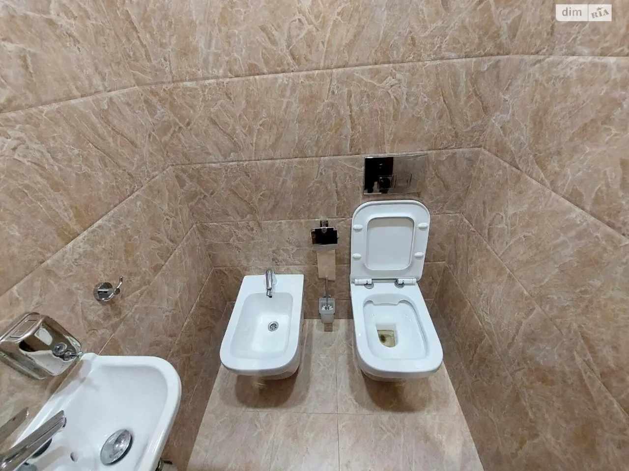 Long-Term Rental Apartment, Pozniaky