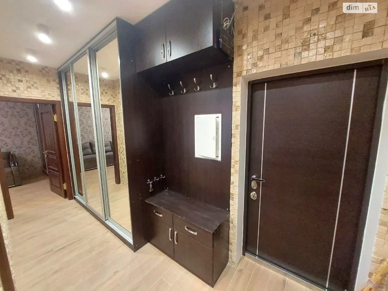 Long-Term Rental Apartment, Pozniaky
