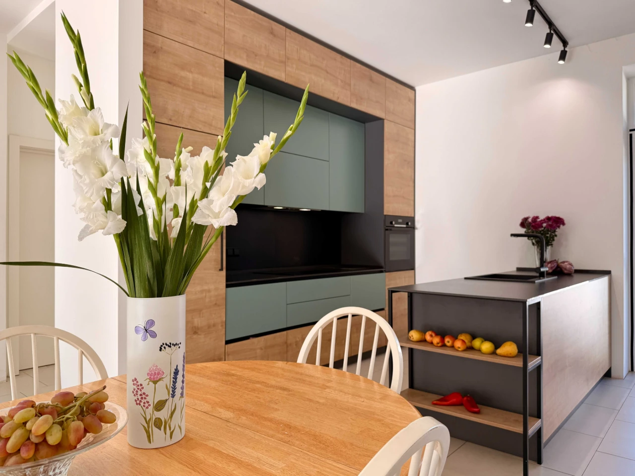 River Island — Family Home for Those Who Value Comfort and Security