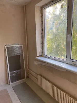 One-bedroom apartment with partial capital renovation on So