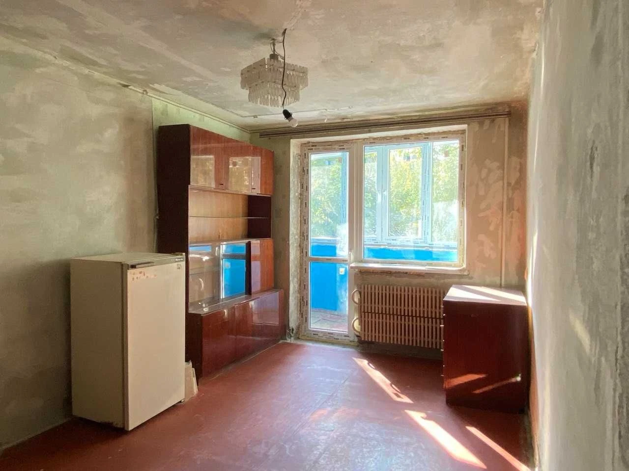 One-bedroom apartment with partial capital renovation on So