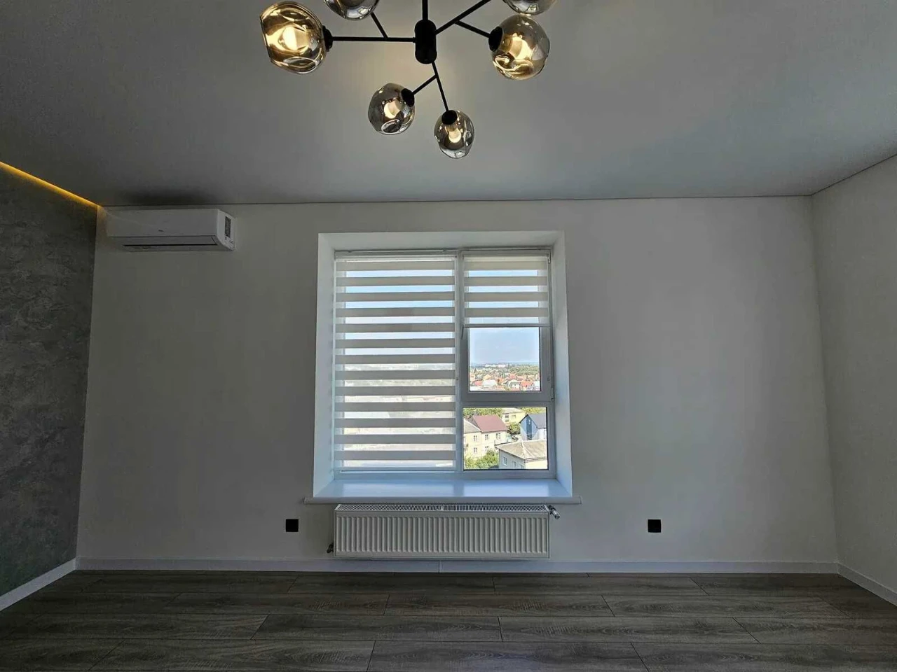URGENT! Spacious two-bedroom apartment renovated