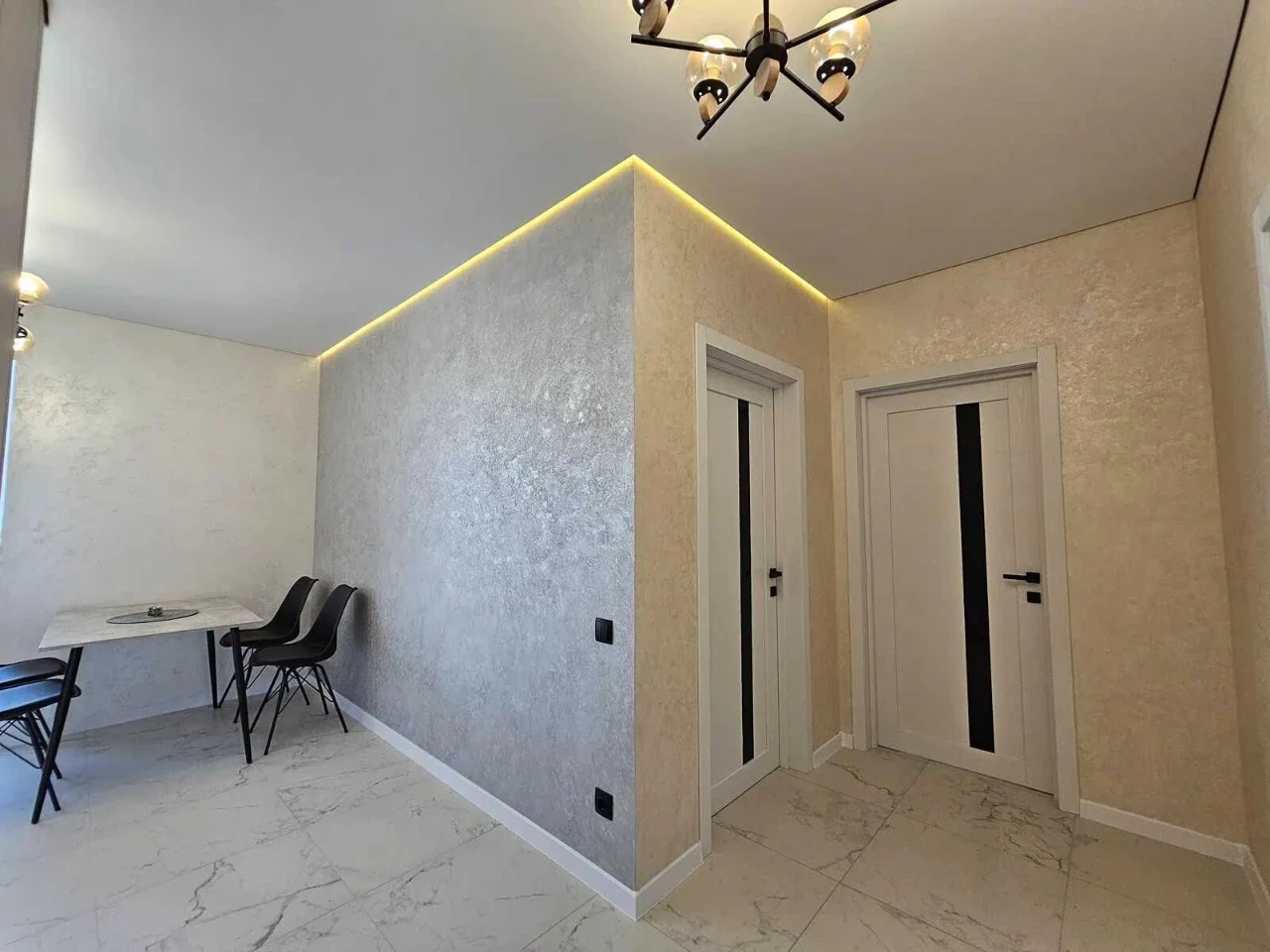 URGENT! Spacious two-bedroom apartment renovated