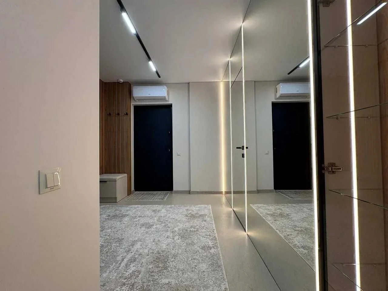 Modern one-bedroom apartment with city view