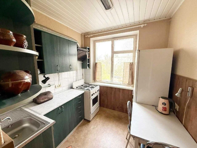 Sale of a 2-bedroom apartment on Roman Atamanyuk Street (near the market)