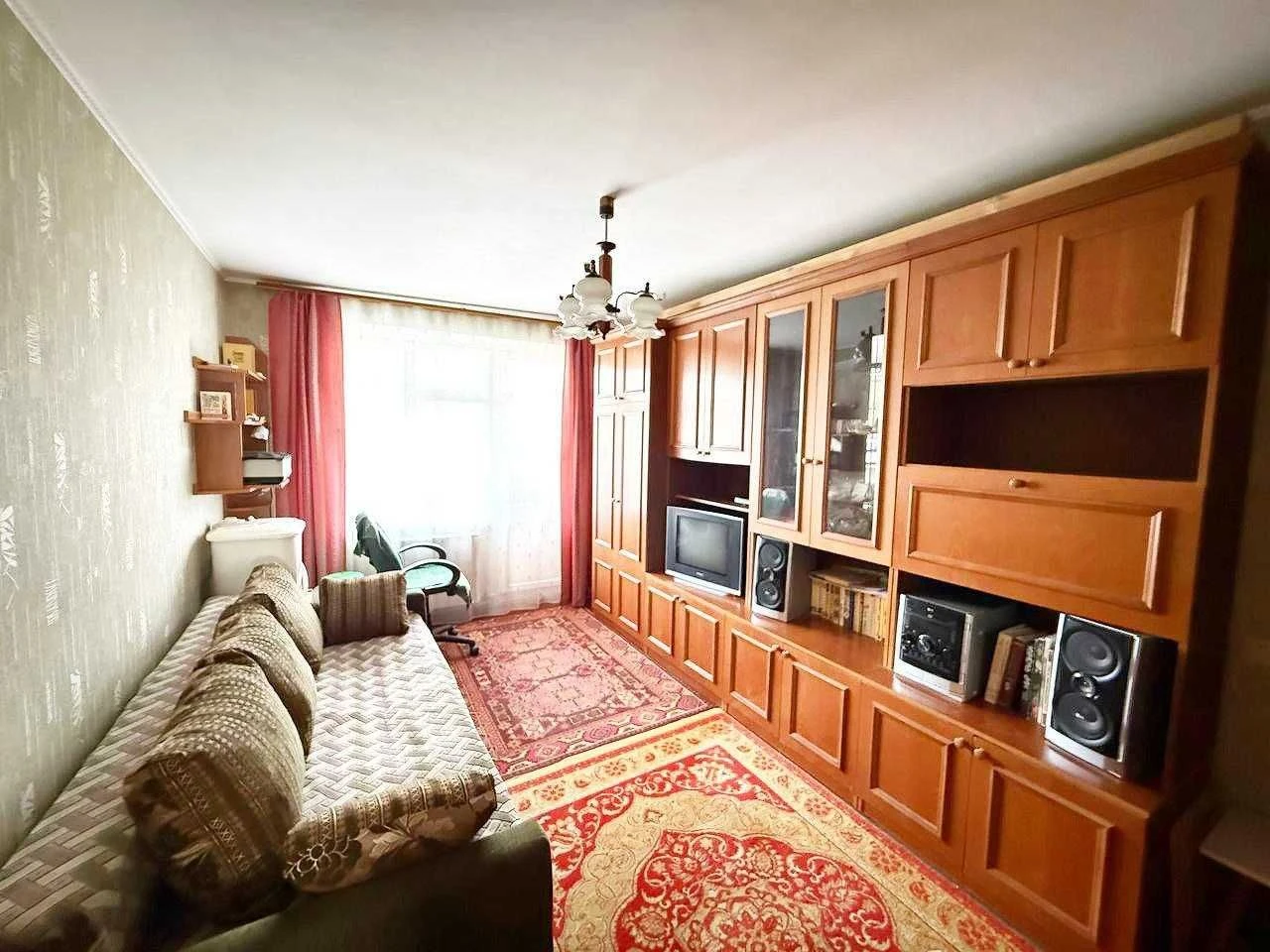 Sale of a 2-bedroom apartment on Roman Atamanyuk Street (near the market)