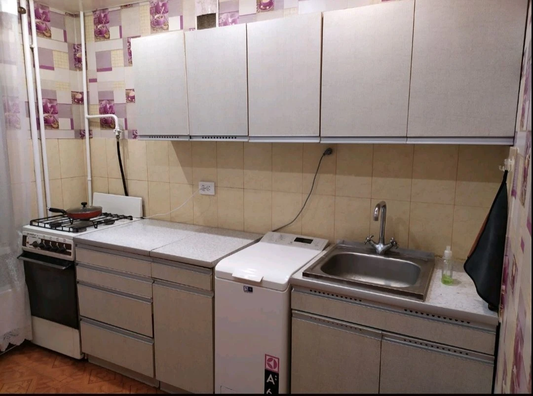 For Sale: 1-bedroom apartment on Peremohy Street