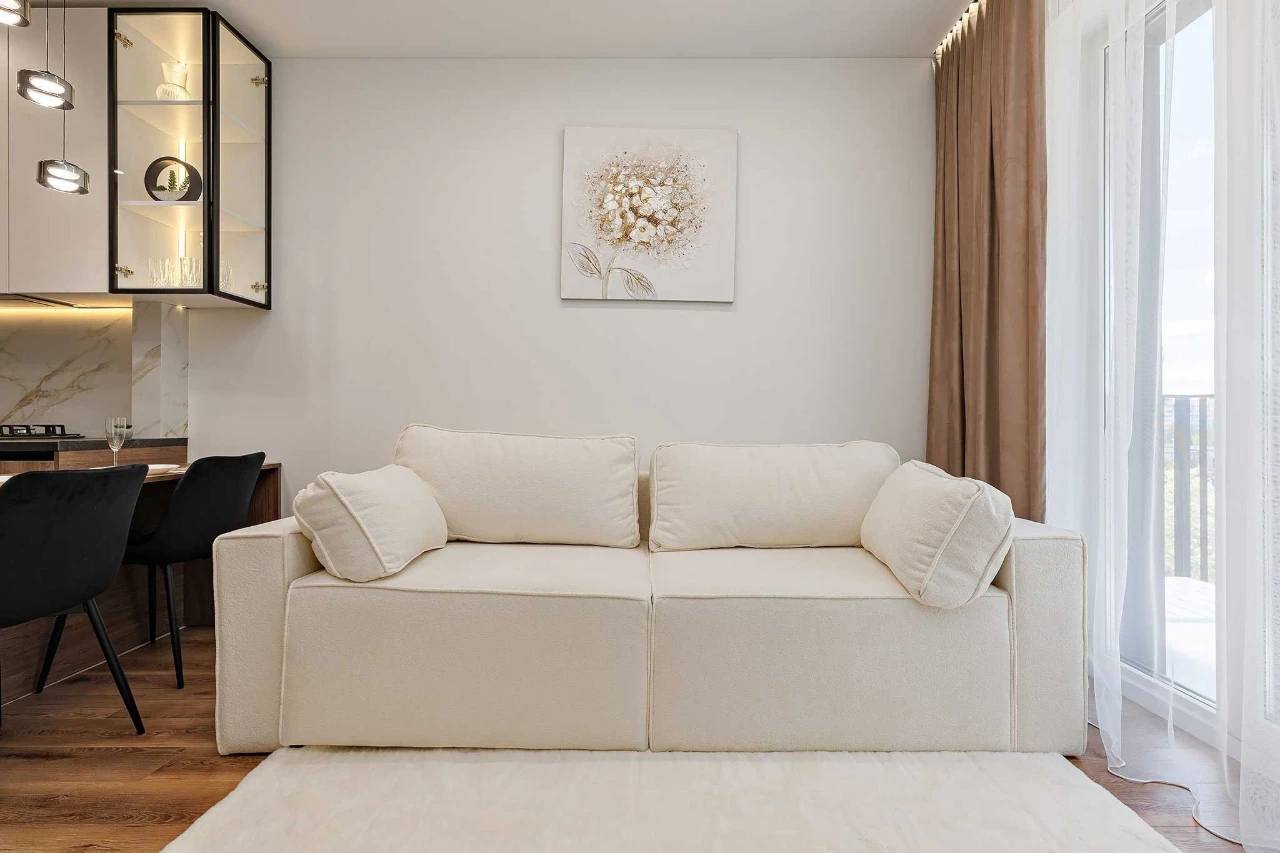 Sale of apartment for investment with turnkey renovation on st.